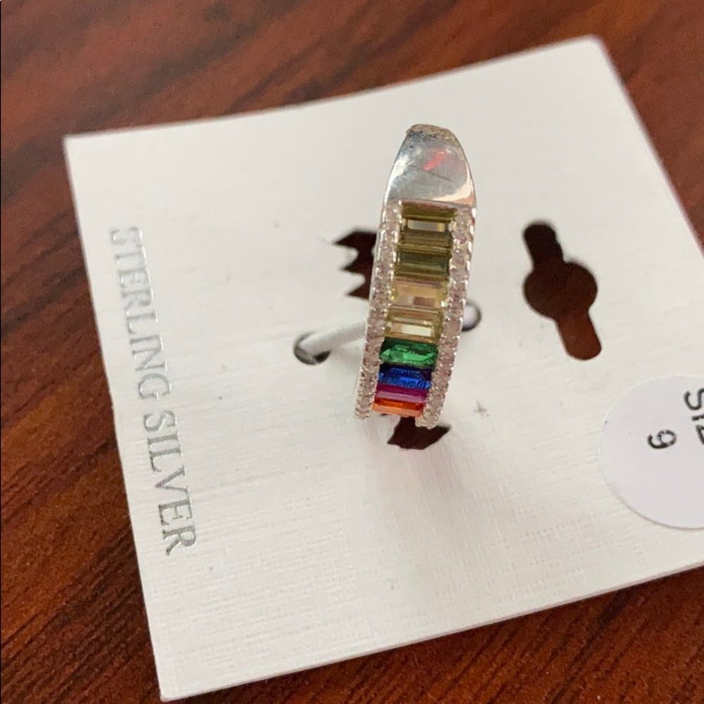 NWOT SS Size 9 SZ and rainbow 🌈 stone ring